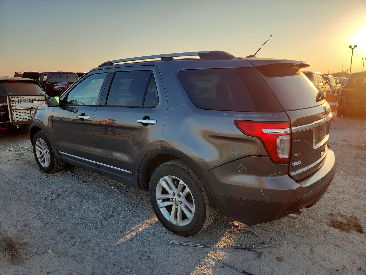 2015 FORD EXPLORER XLT — снимка 2