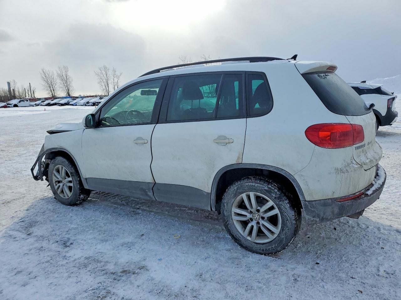 2015 VOLKSWAGEN TIGUAN S — снимка 2