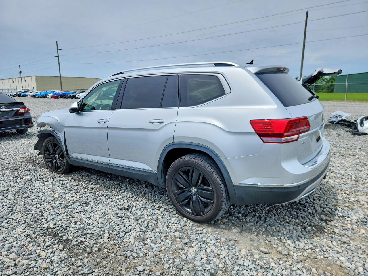2018 VOLKSWAGEN ATLAS SEL PREMIUM — снимка 2