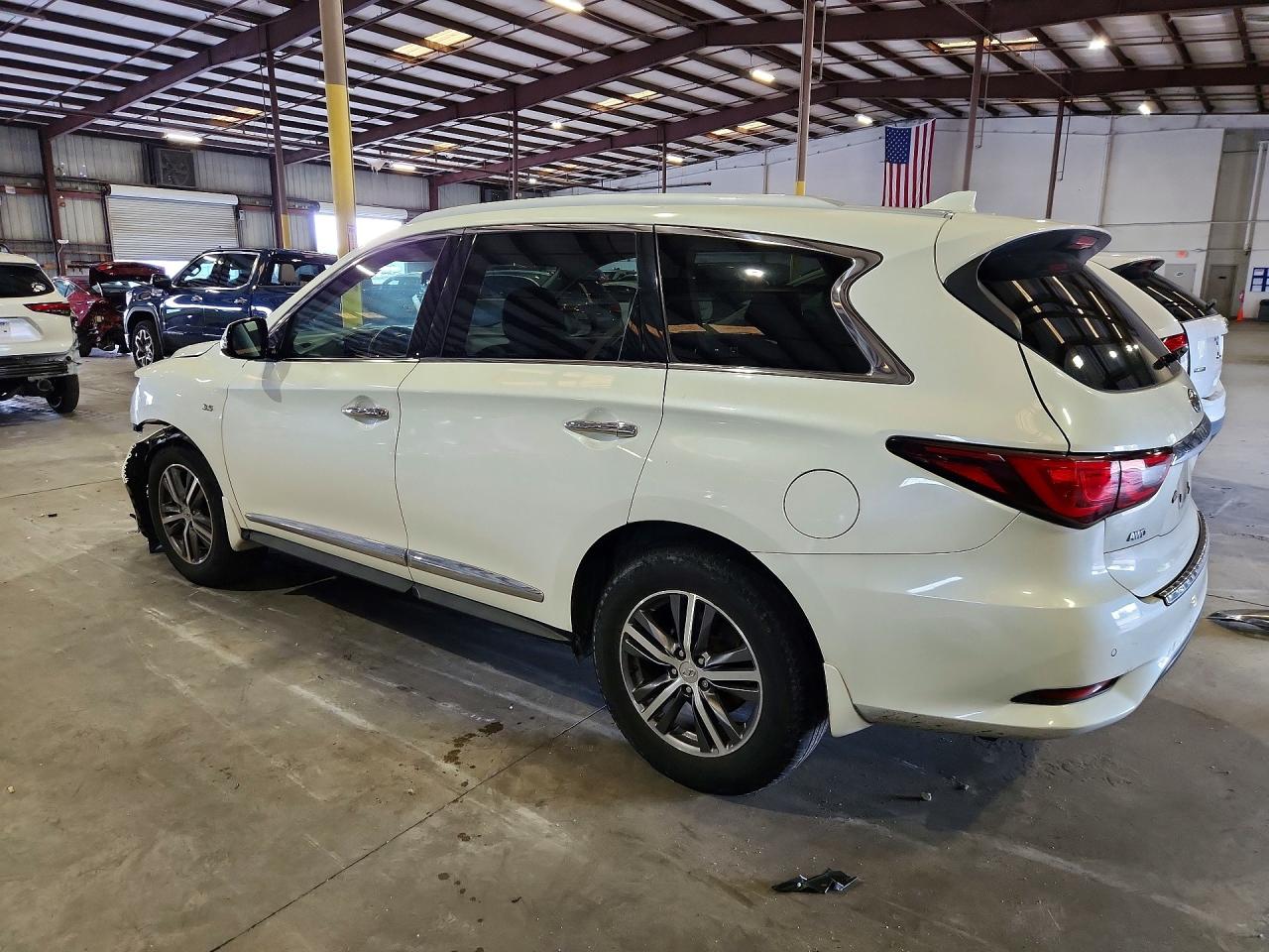 2019 INFINITI QX60 LUXE — снимка 2