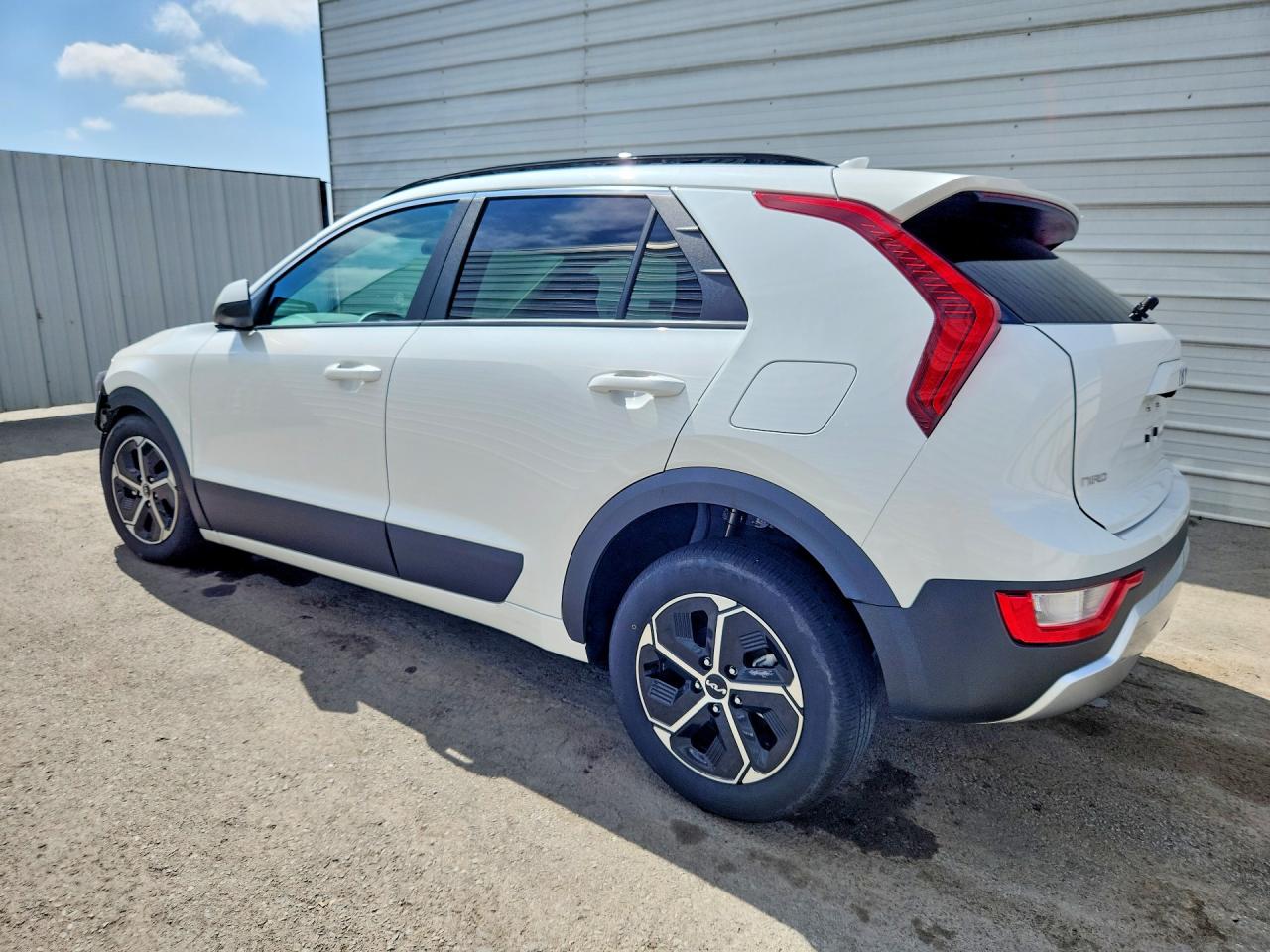 2025 KIA NIRO LX — снимка 2