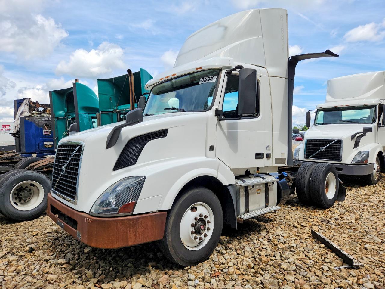 2017 VOLVO VNL