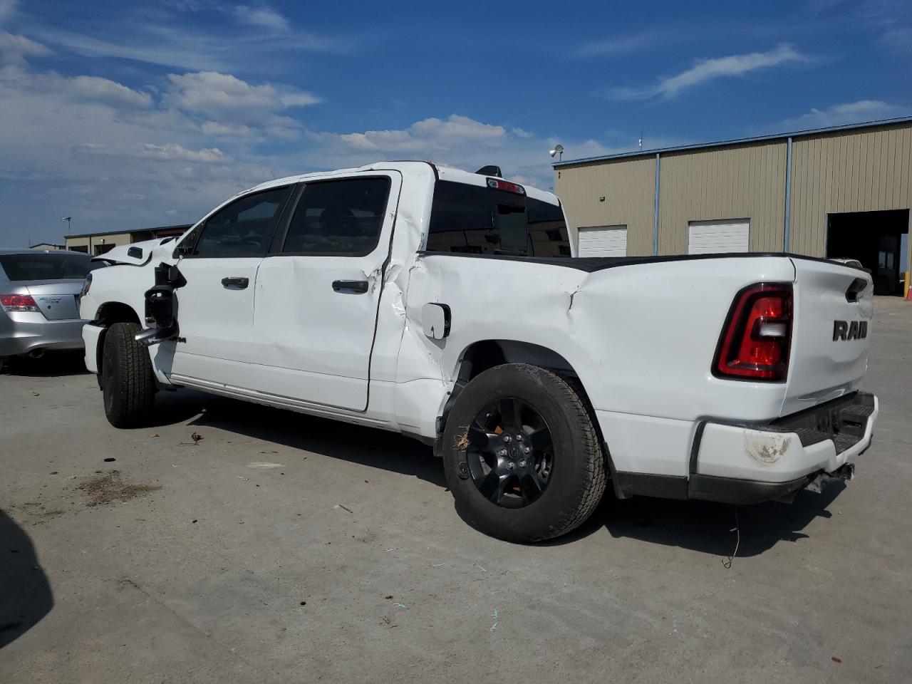 2025 RAM 1500 TRADESMAN — снимка 2