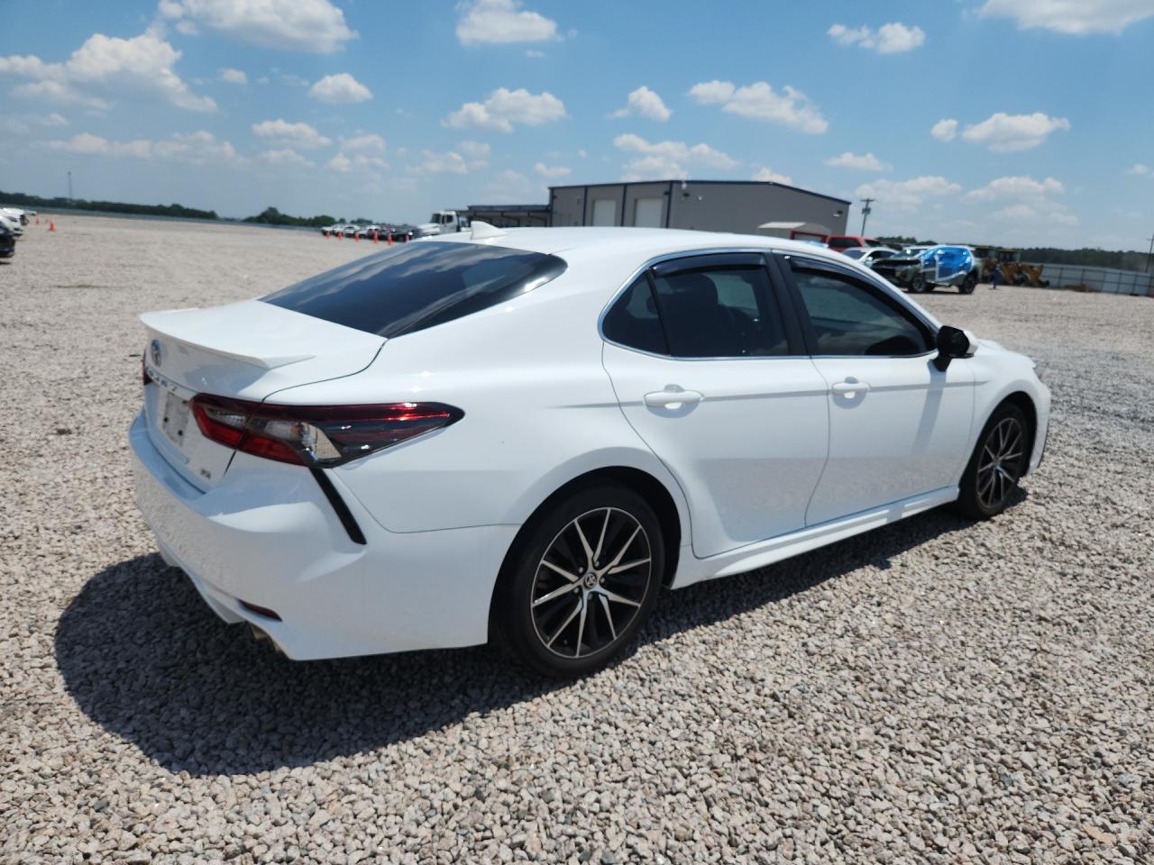 2024 TOYOTA CAMRY SE — снимка 3