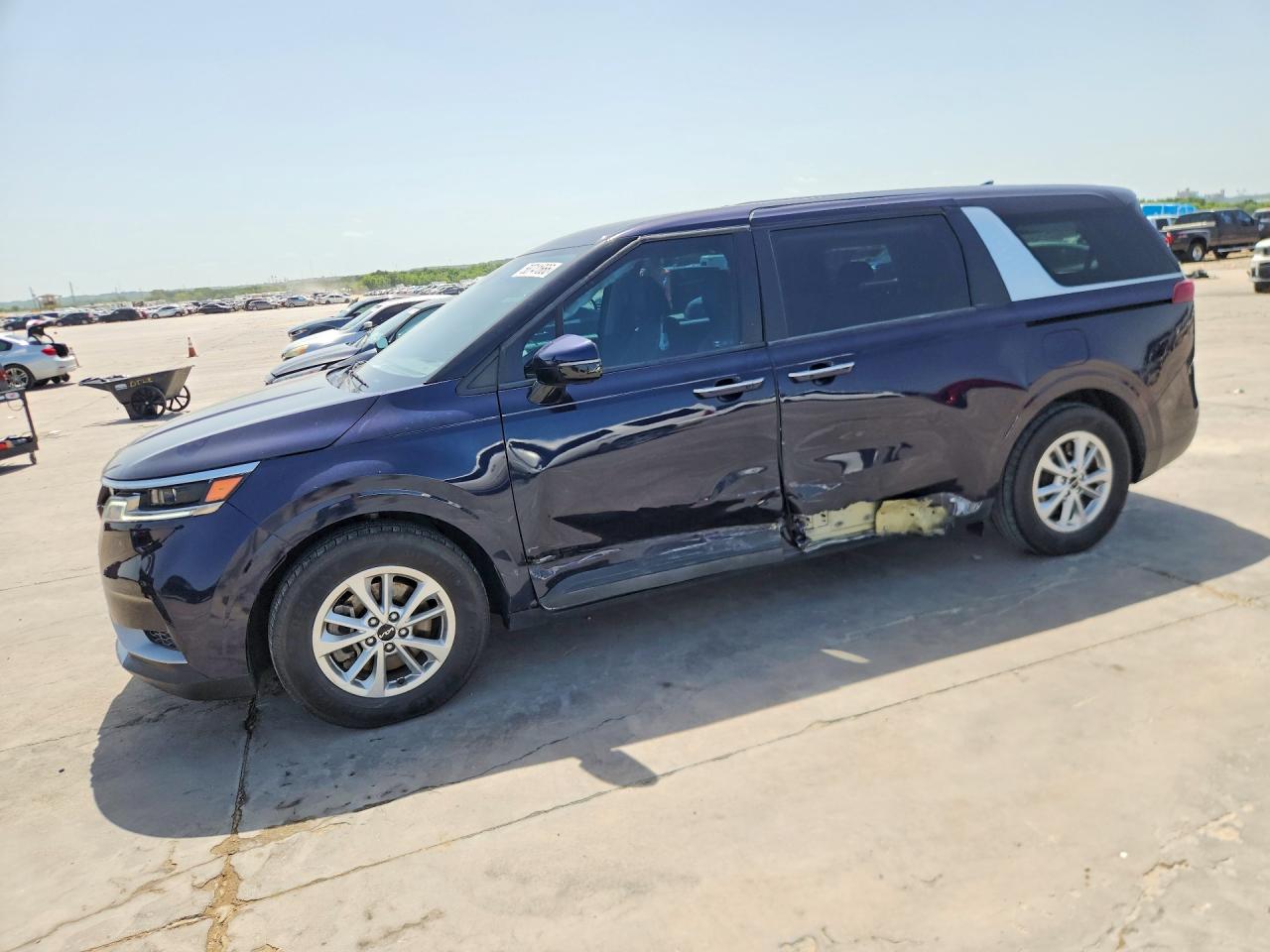 2023 KIA CARNIVAL LX