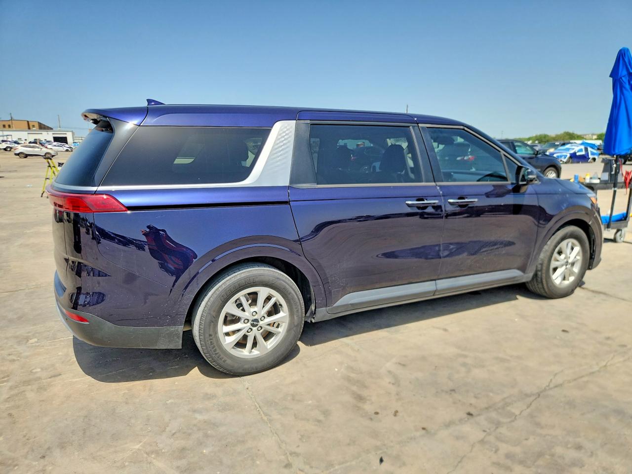 2023 KIA CARNIVAL LX — снимка 3