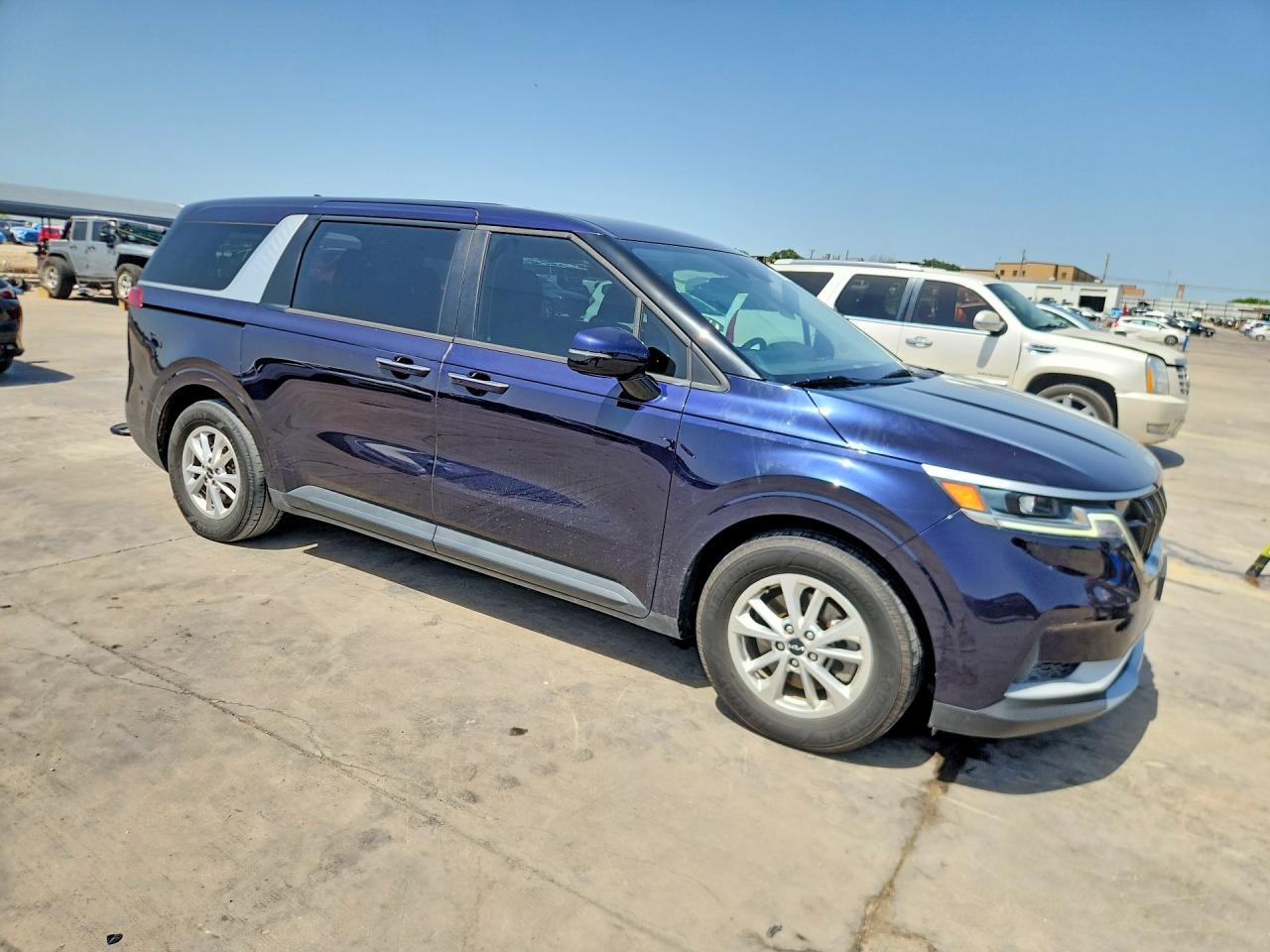 2023 KIA CARNIVAL LX — снимка 4
