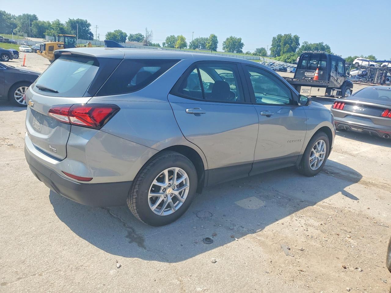 2023 CHEVROLET EQUINOX LS — снимка 3