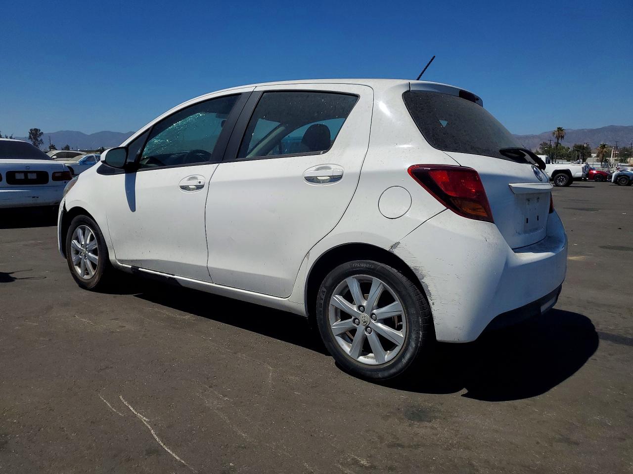 2016 TOYOTA YARIS 5-DOOR LE — снимка 2