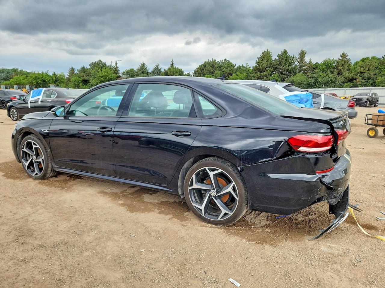2021 VOLKSWAGEN PASSAT R-LINE — снимка 2