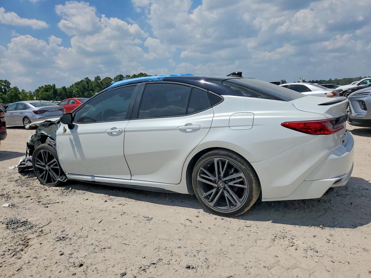 2026 TOYOTA CAMRY XSE — снимка 2