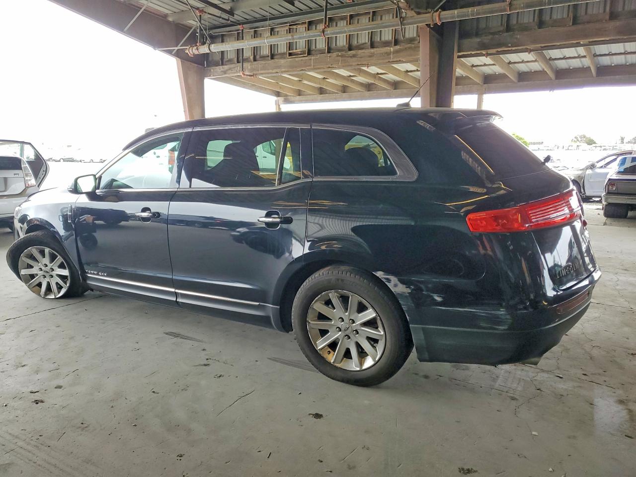 2016 LINCOLN MKT — снимка 2