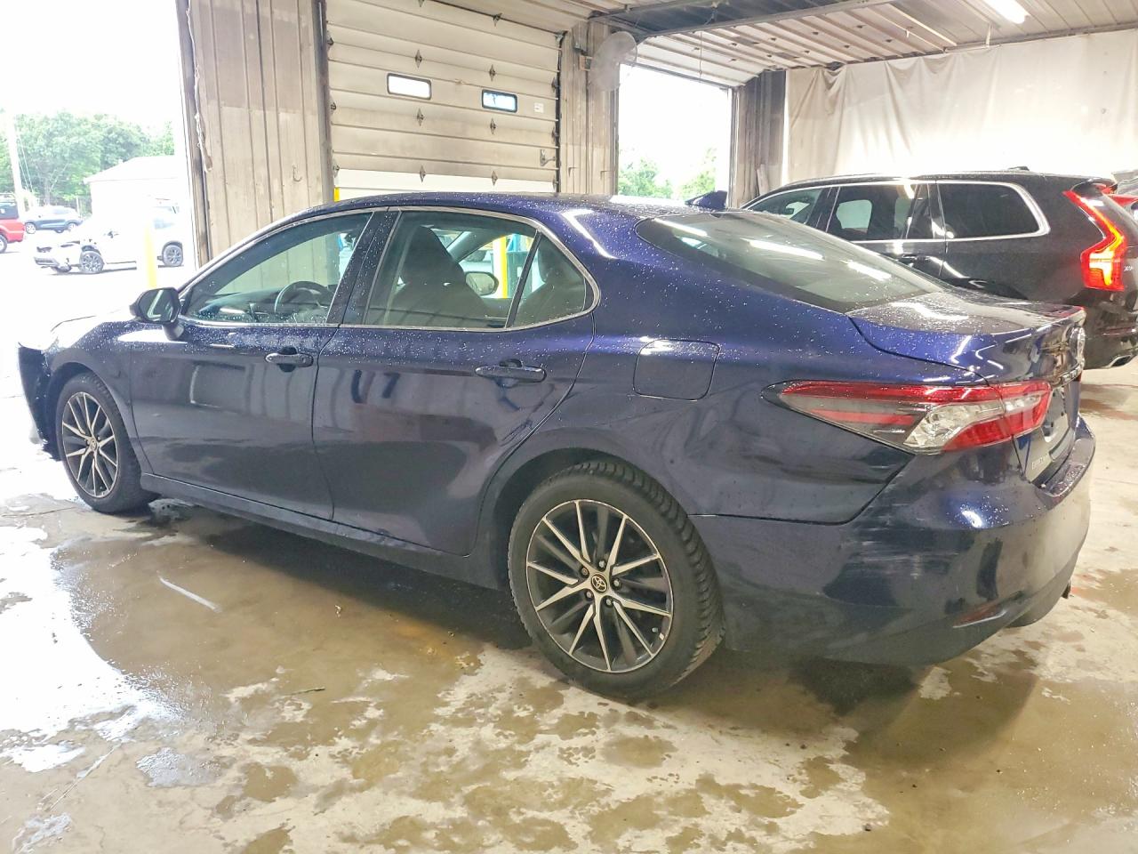2021 TOYOTA CAMRY XLE — снимка 2