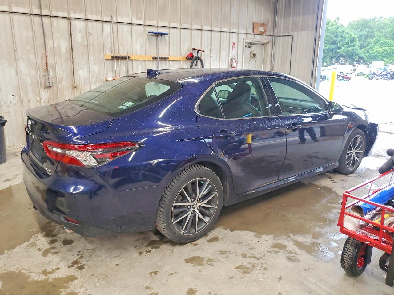 2021 TOYOTA CAMRY XLE — снимка 3