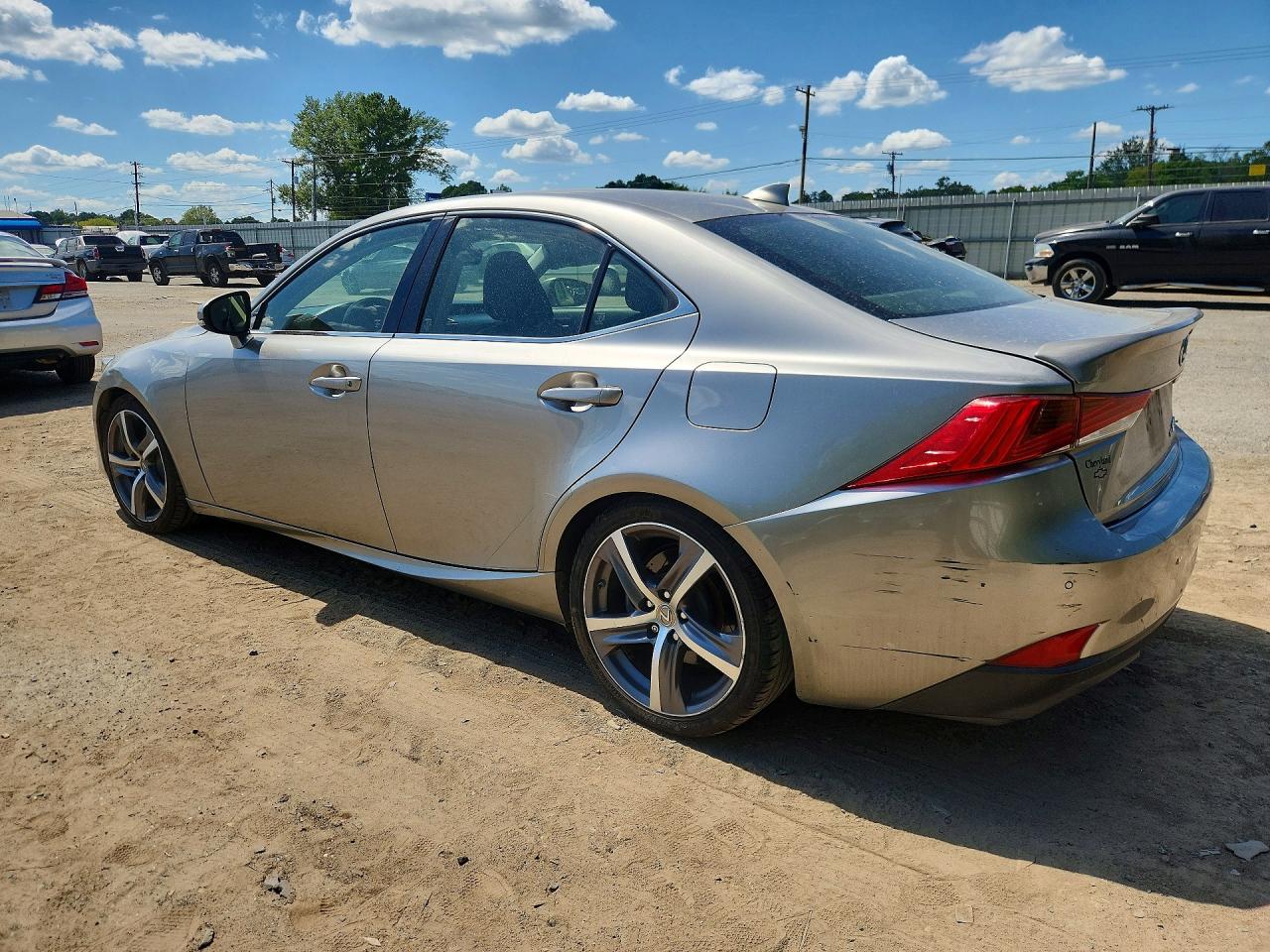 2018 LEXUS IS 300 — снимка 2