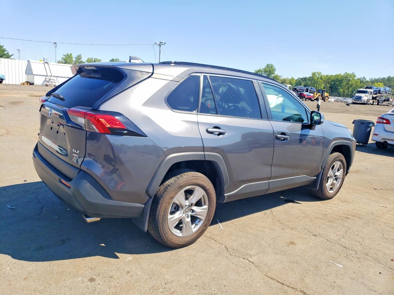 2023 TOYOTA RAV4 XLE — снимка 3