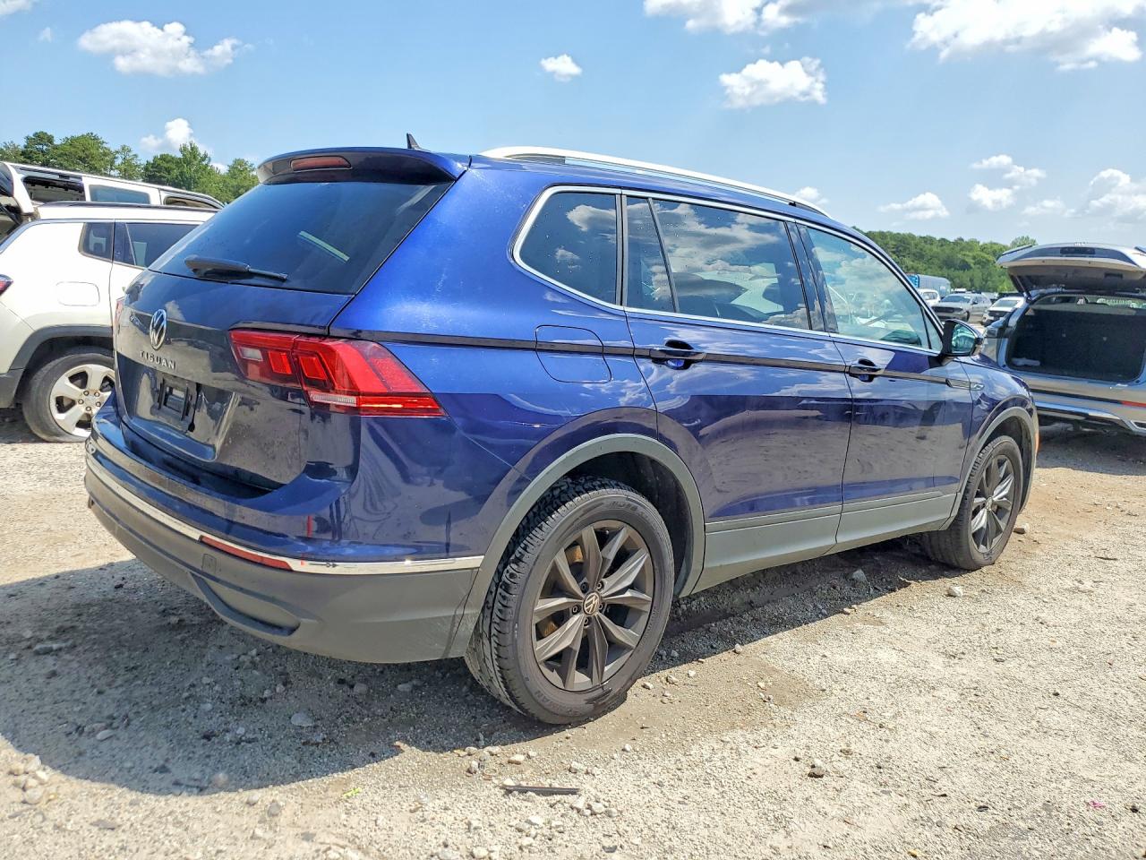 2022 VOLKSWAGEN TIGUAN SE — снимка 3