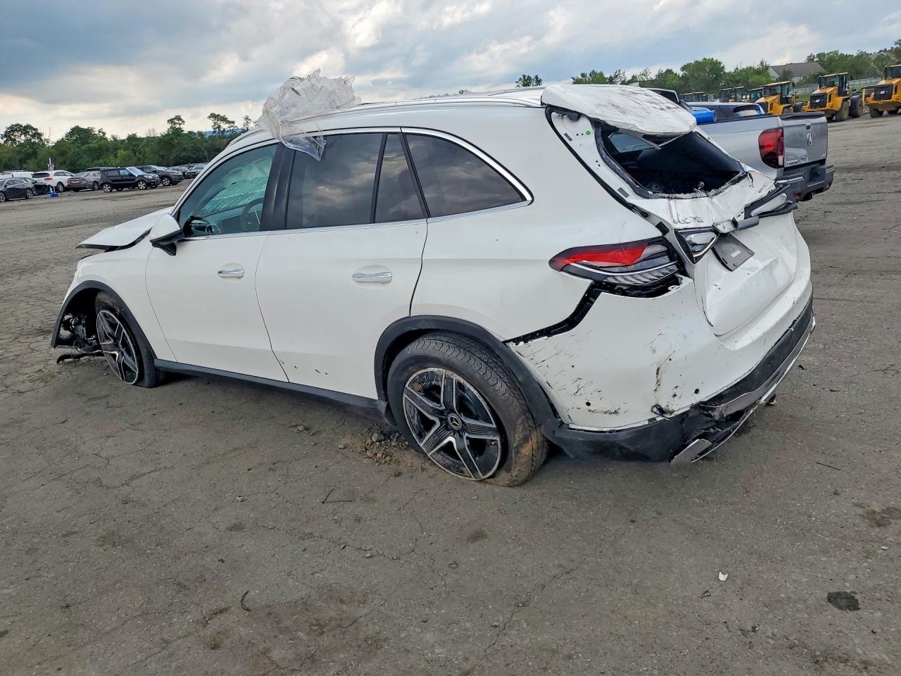 2026 MERCEDES-BENZ GLC 300 4MATIC — снимка 2
