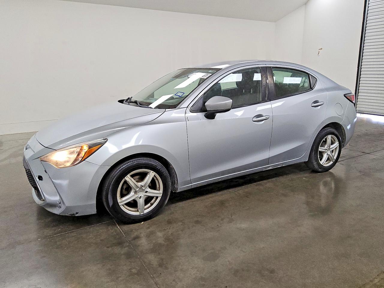 2019 TOYOTA YARIS LE