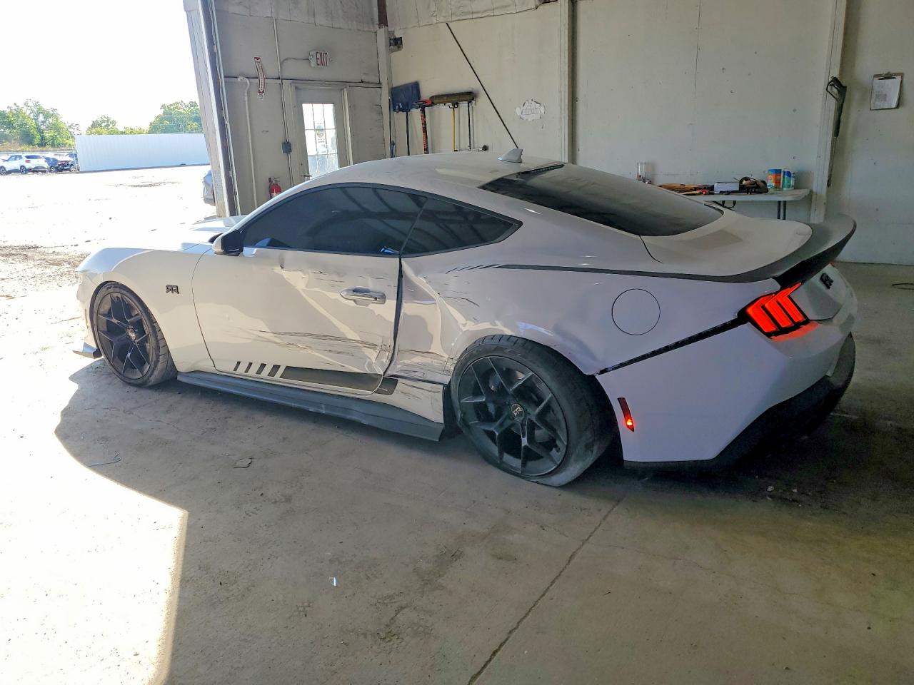 2025 FORD MUSTANG GT — снимка 2