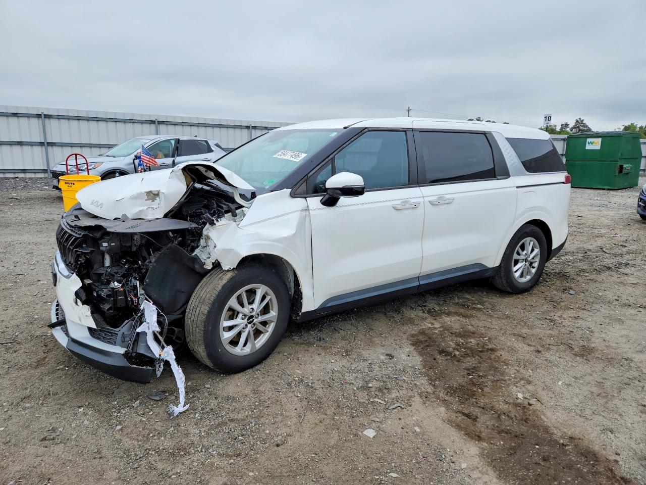2022 KIA CARNIVAL LX