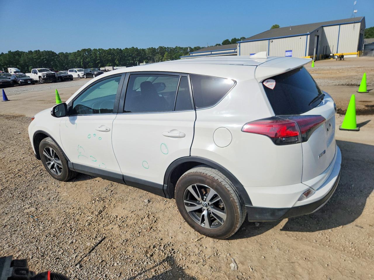 2018 TOYOTA RAV4 XLE — снимка 2
