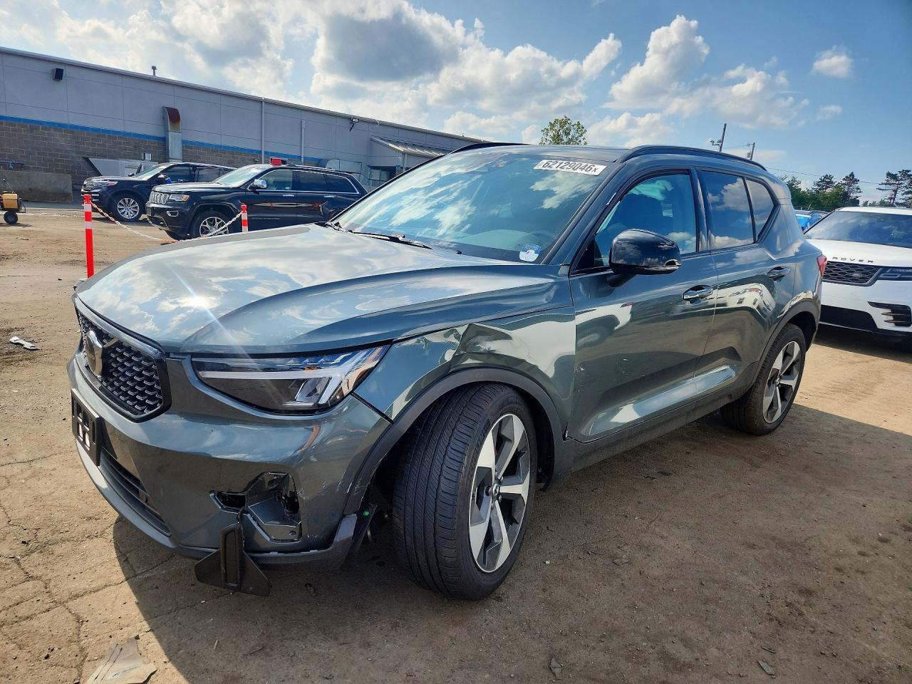 2026 VOLVO XC40 CORE