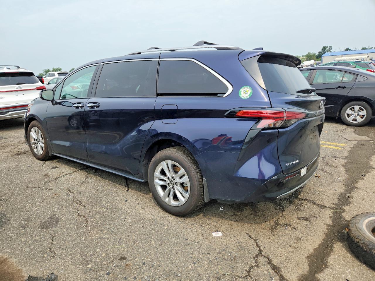 2026 TOYOTA SIENNA LIMITED 7-PASSENGER — снимка 2