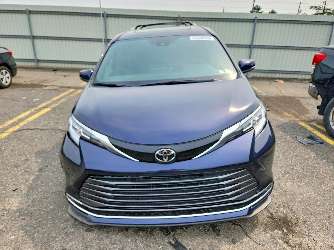 2026 TOYOTA SIENNA LIMITED 7-PASSENGER — снимка 5