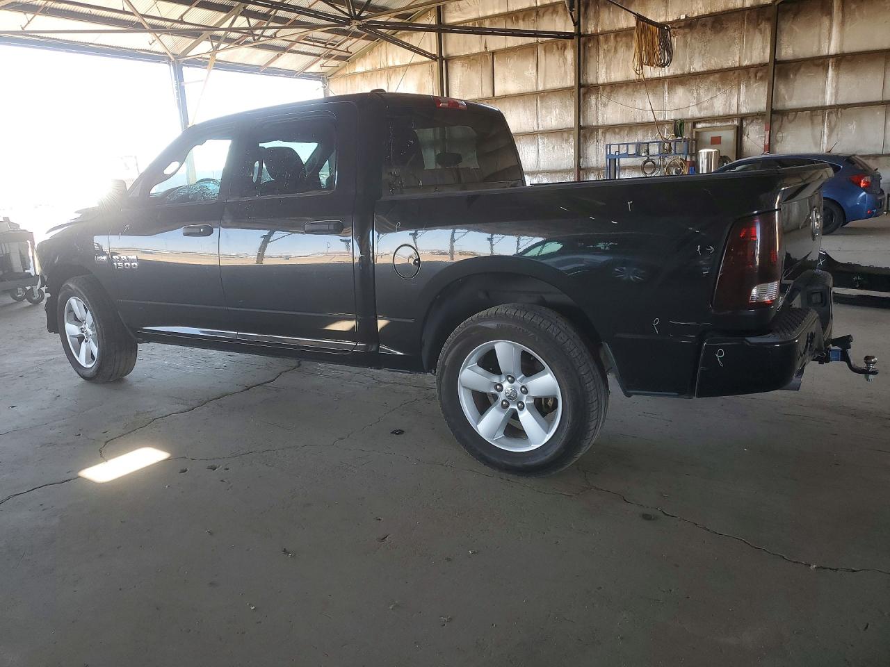 2015 RAM 1500 ST — снимка 2