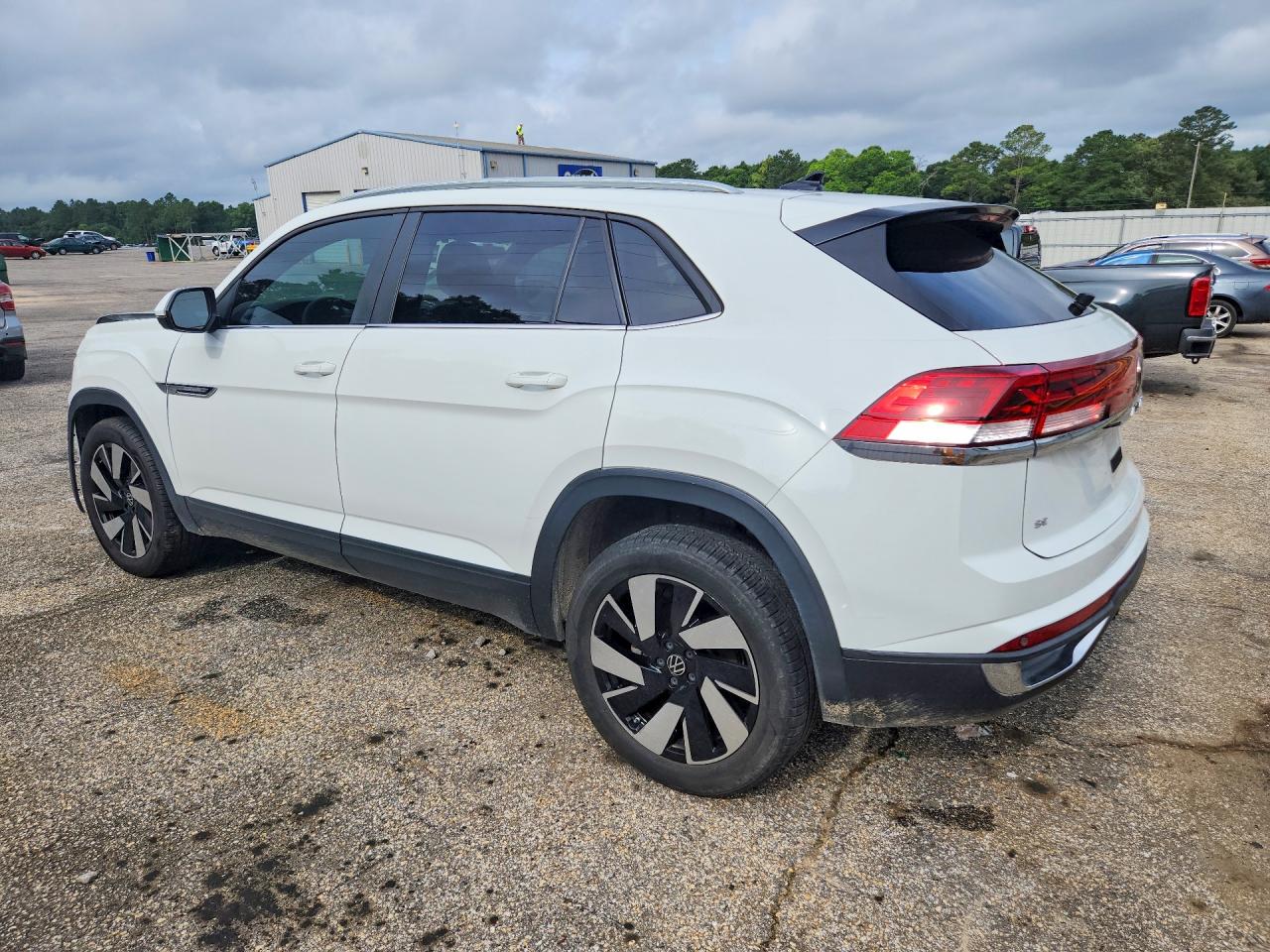 2024 VOLKSWAGEN ATLAS CROSS SPORT SE — снимка 2