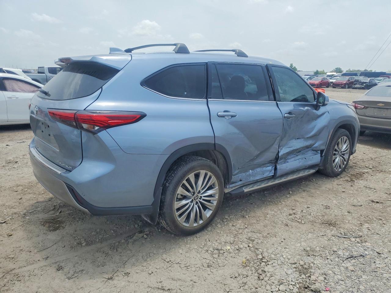 2022 TOYOTA HIGHLANDER PLATINUM — снимка 3
