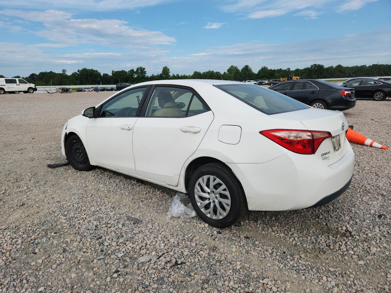 2017 TOYOTA COROLLA LE — снимка 2