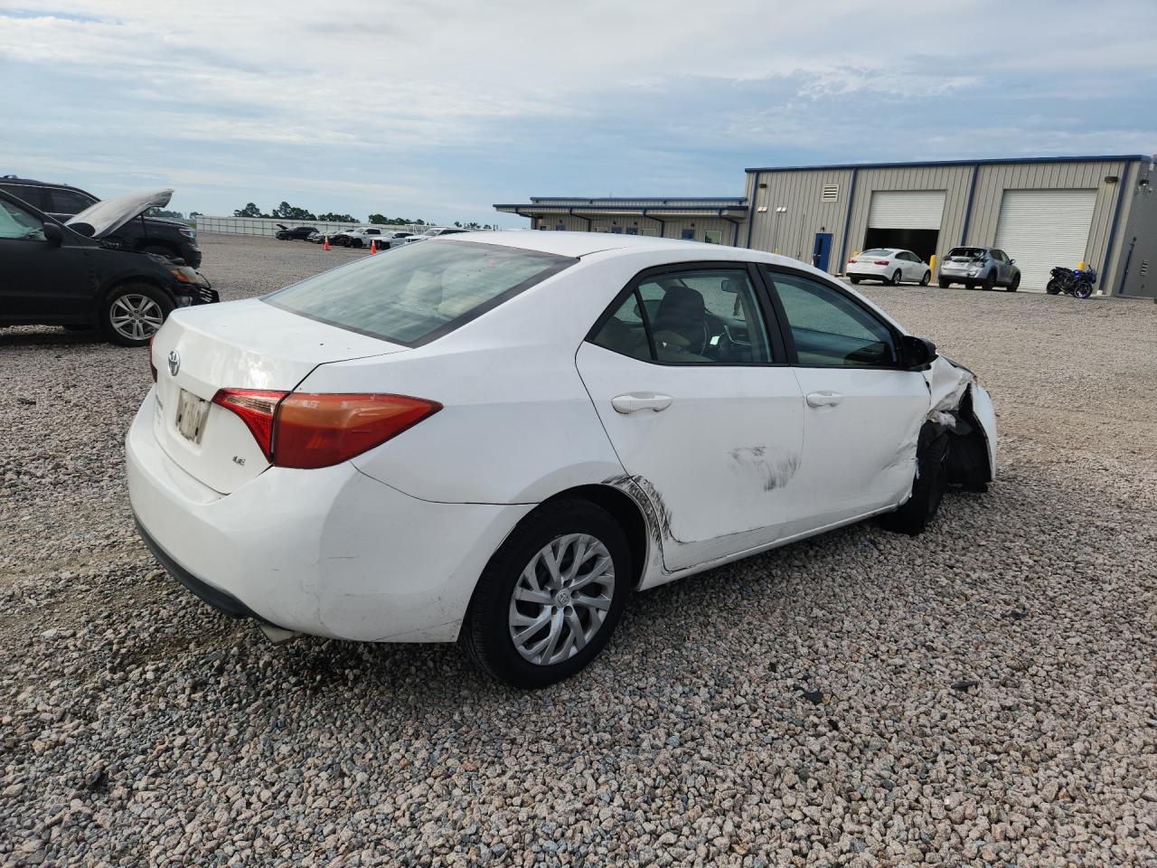 2017 TOYOTA COROLLA LE — снимка 3
