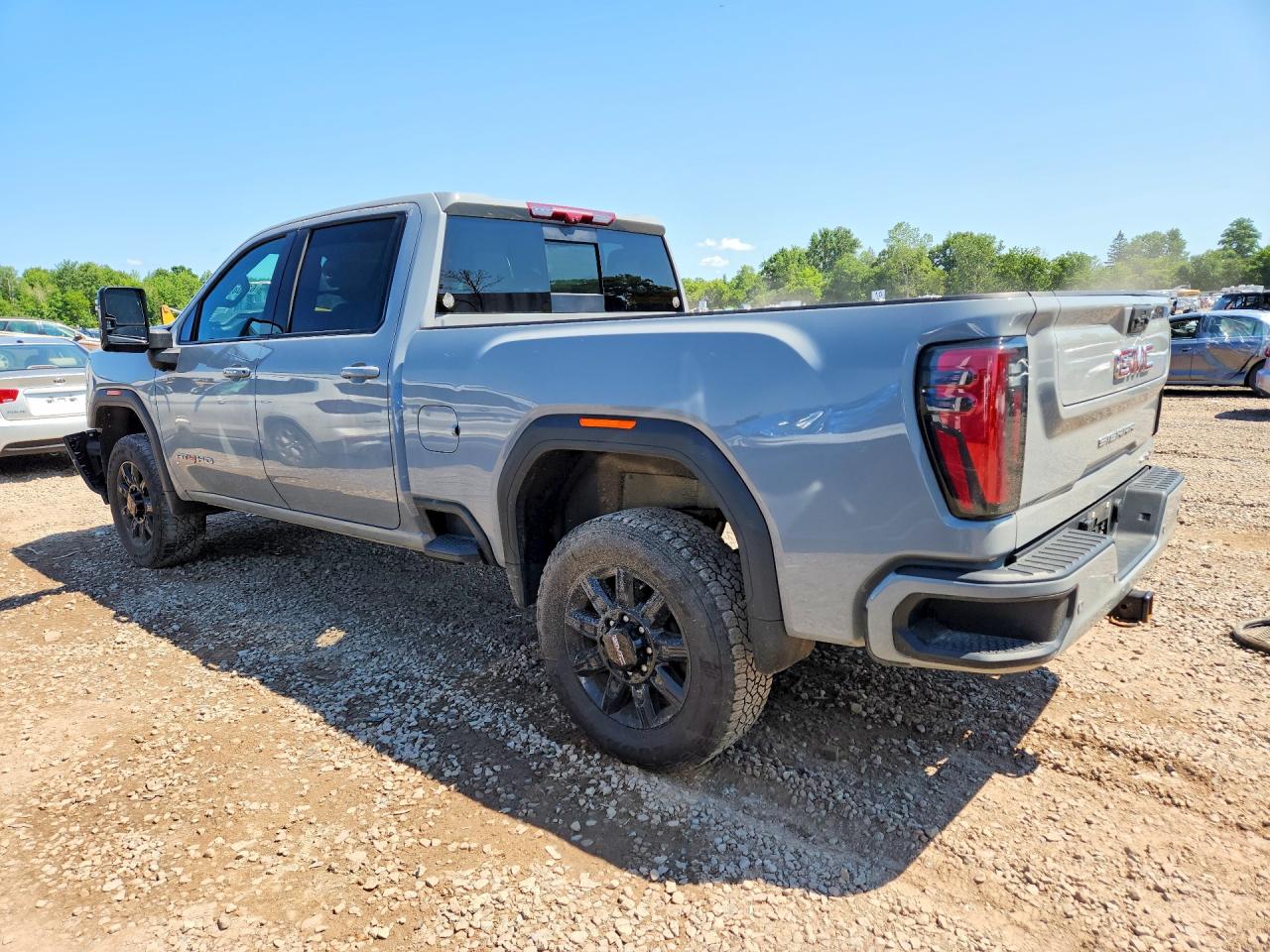 2024 GMC SIERRA K2500 AT4 — снимка 2