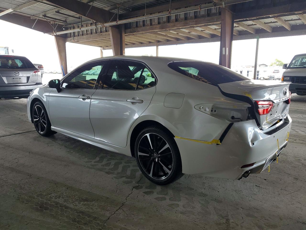 2018 TOYOTA CAMRY XSE — снимка 2