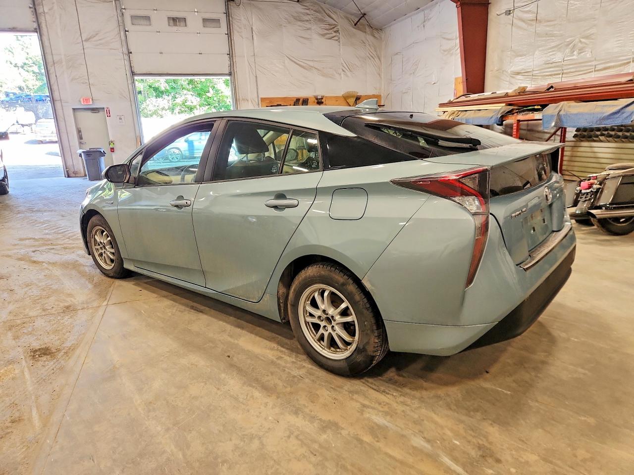 2016 TOYOTA PRIUS TWO — снимка 2