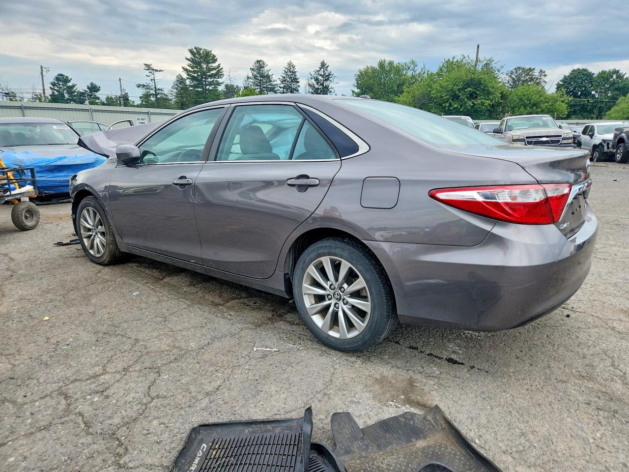 2017 TOYOTA CAMRY XLE — снимка 2