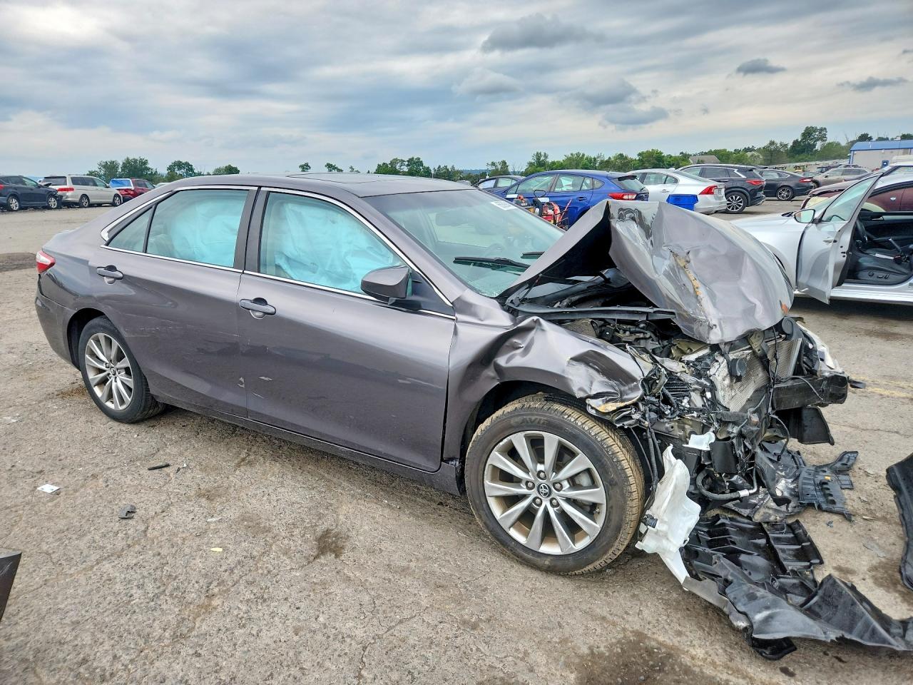 2017 TOYOTA CAMRY XLE — снимка 4