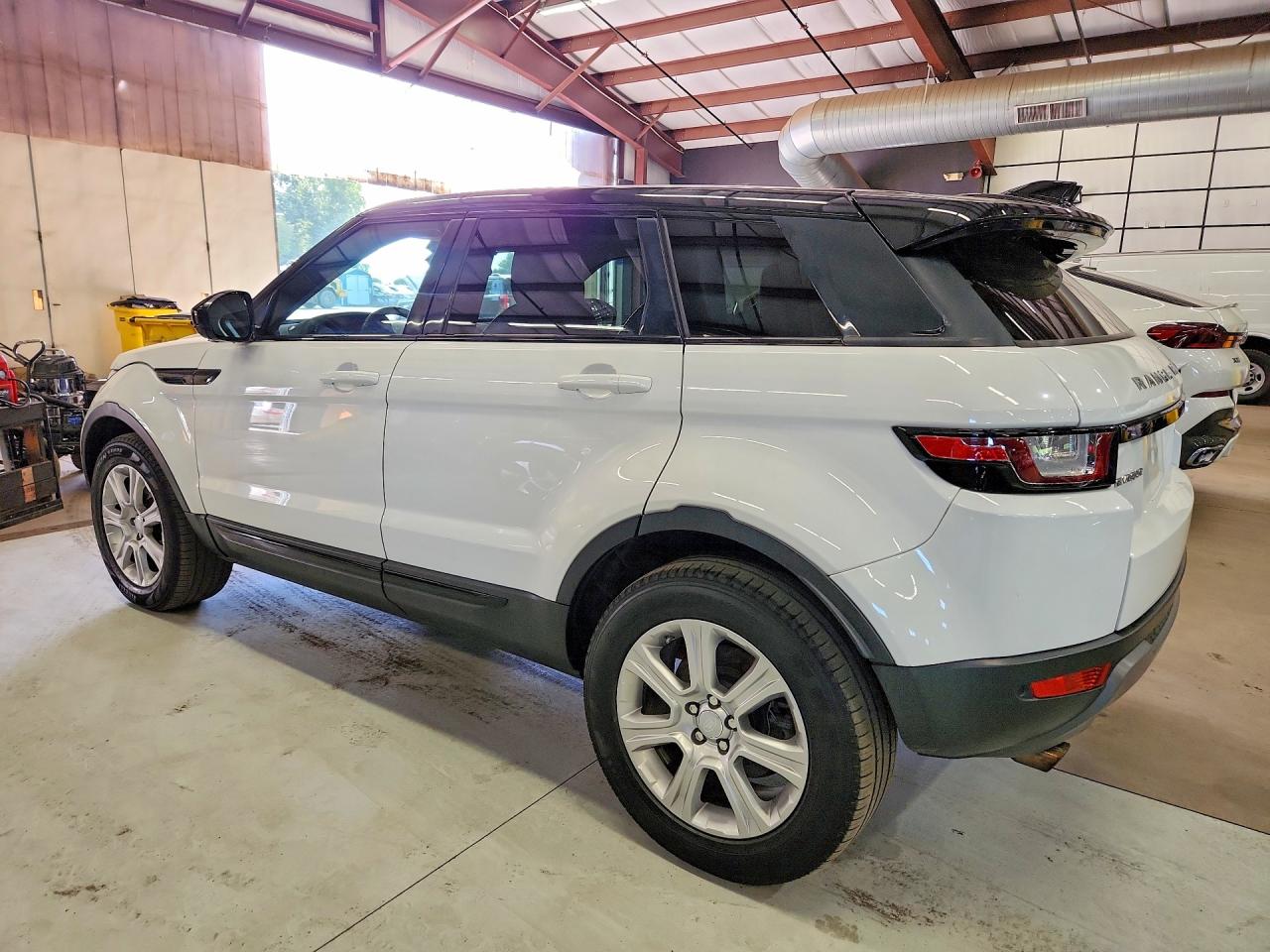 2017 LAND ROVER RANGE ROVER EVOQUE SE — снимка 2