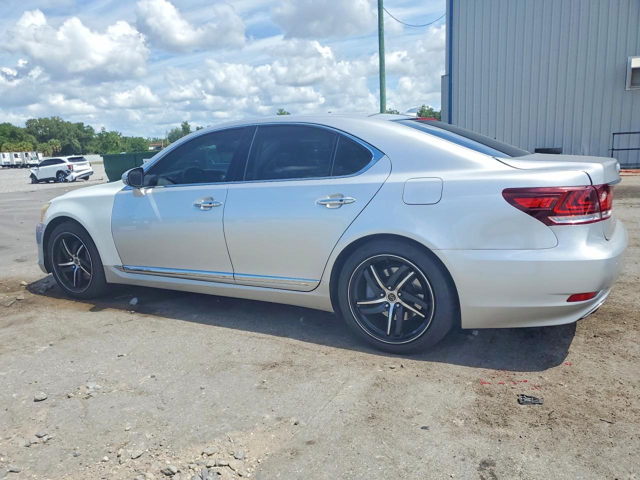 2013 LEXUS LS 460 — снимка 2