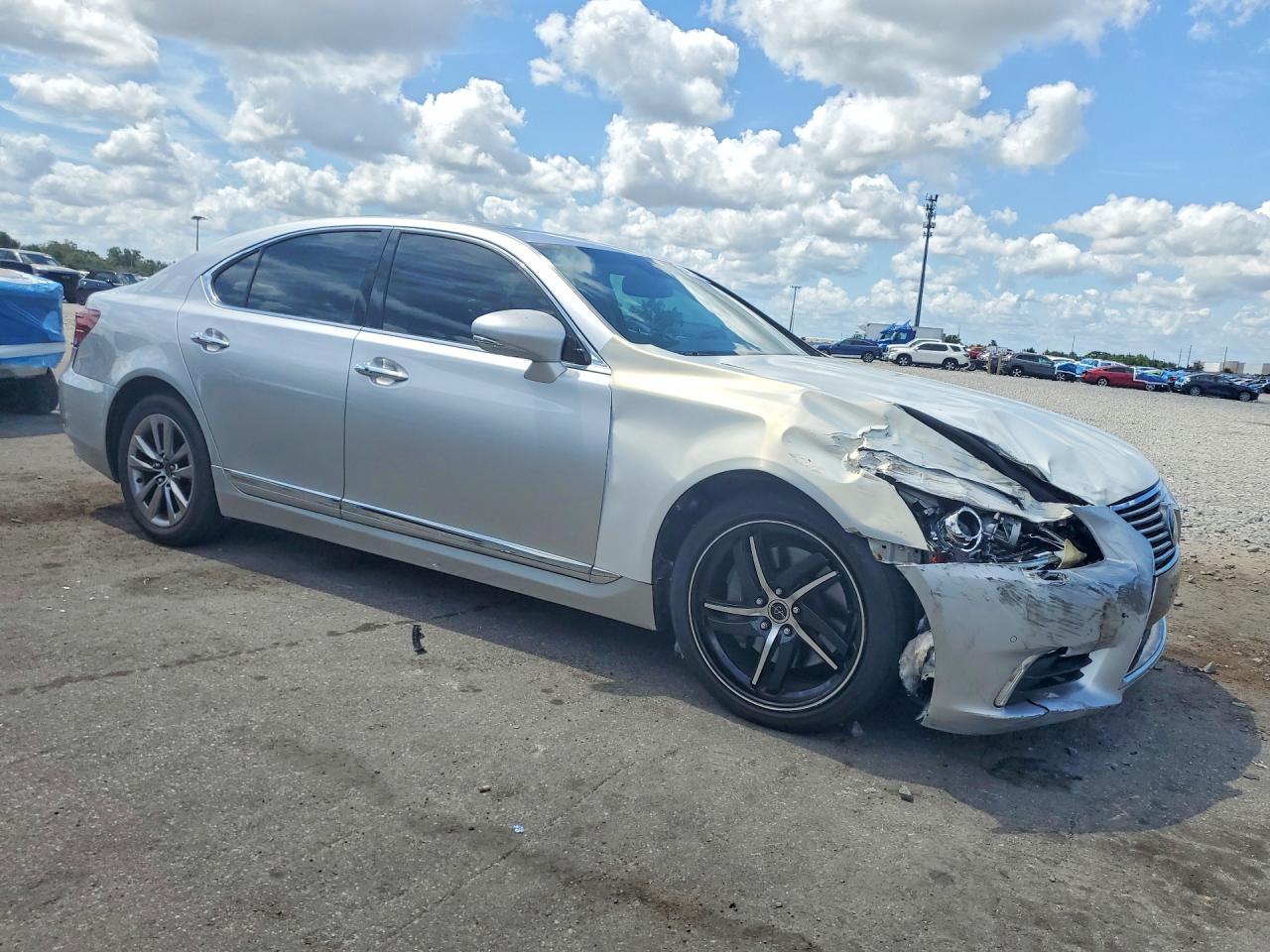 2013 LEXUS LS 460 — снимка 4