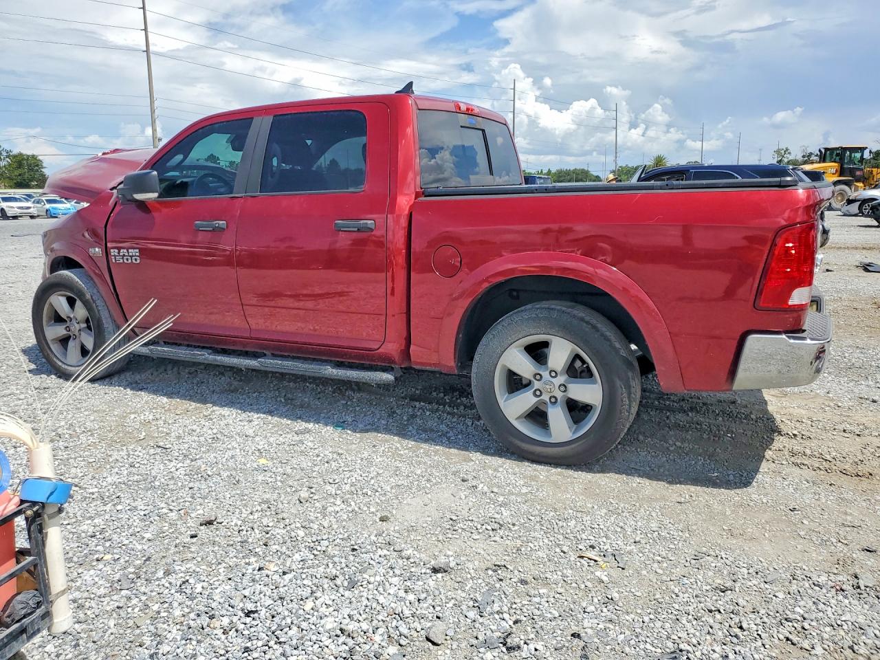 2015 RAM 1500 SLT — снимка 2