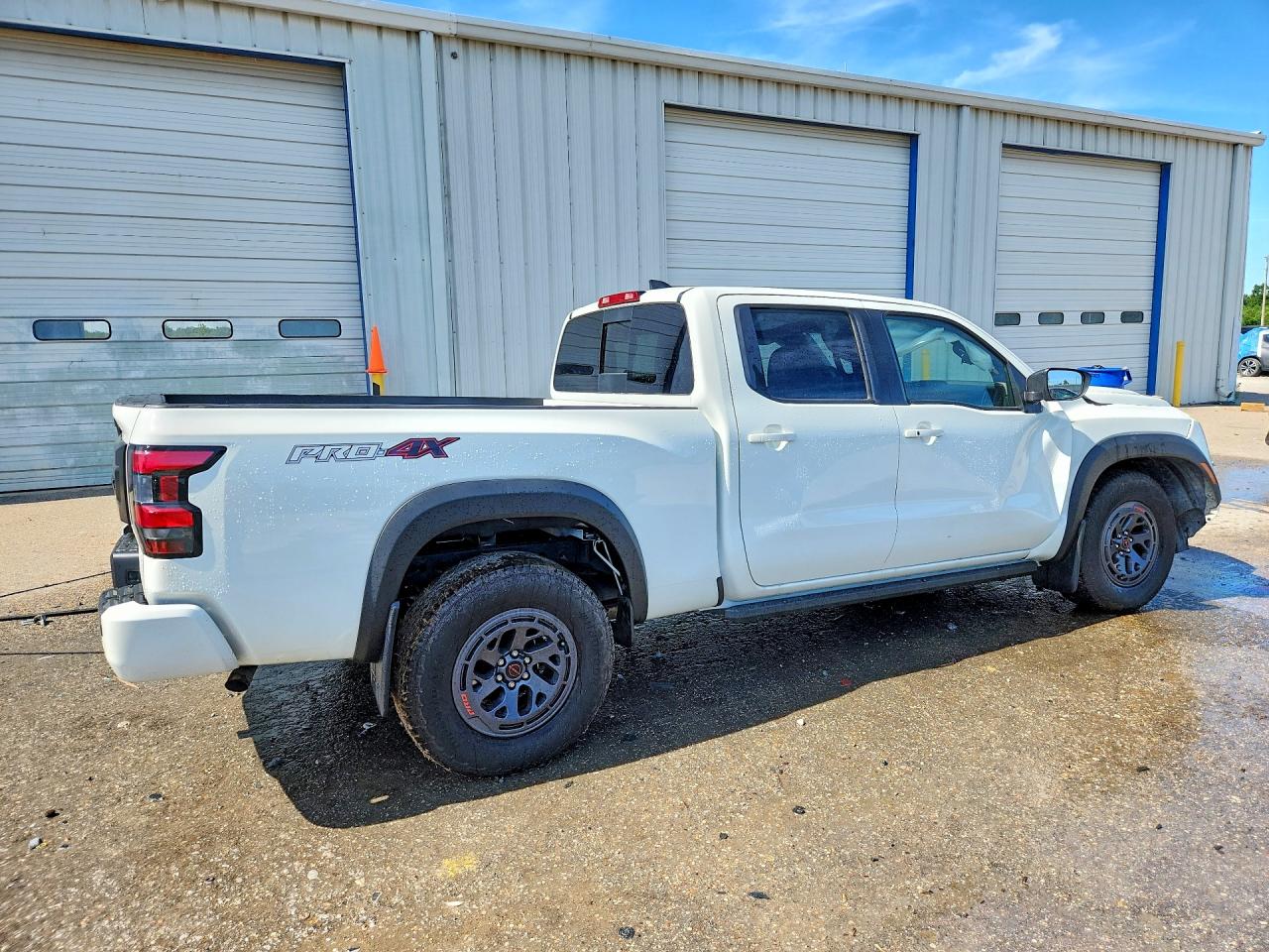 2025 NISSAN FRONTIER PRO-4X — снимка 3
