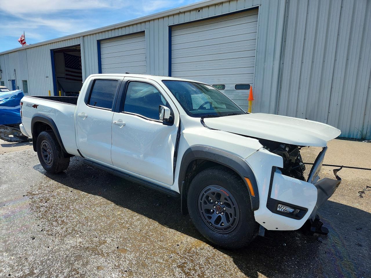 2025 NISSAN FRONTIER PRO-4X — снимка 4
