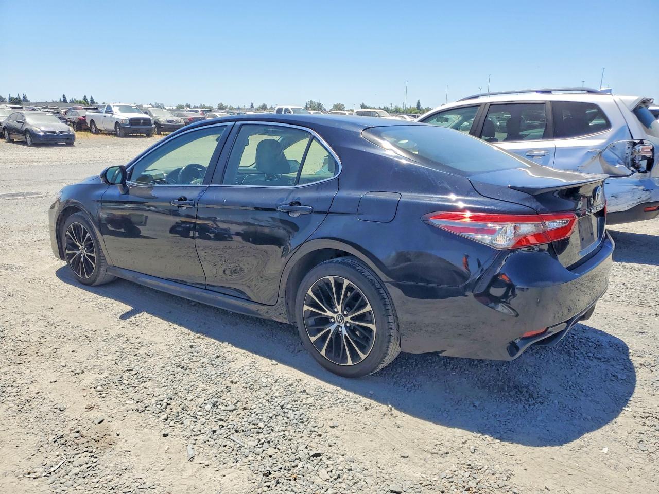 2018 TOYOTA CAMRY SE — снимка 2