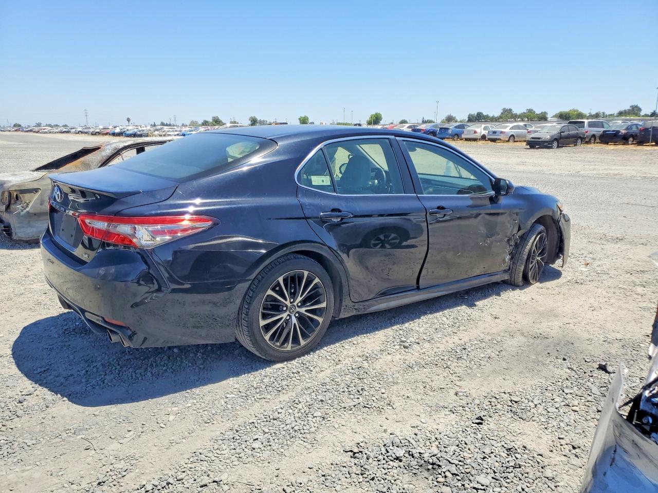 2018 TOYOTA CAMRY SE — снимка 3