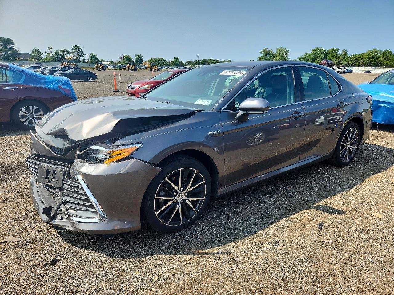 2021 TOYOTA CAMRY XLE