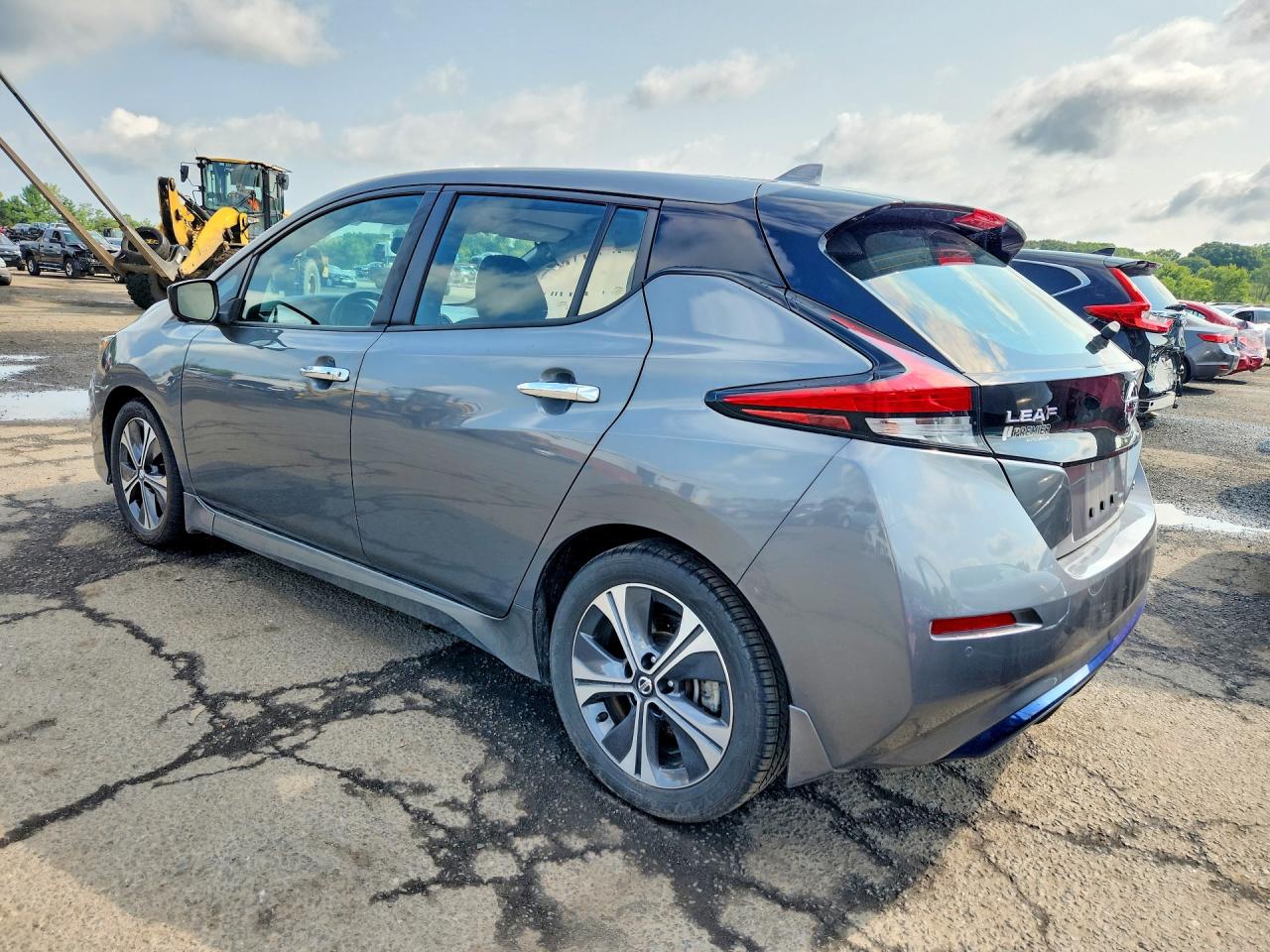 2020 NISSAN LEAF SV — снимка 2