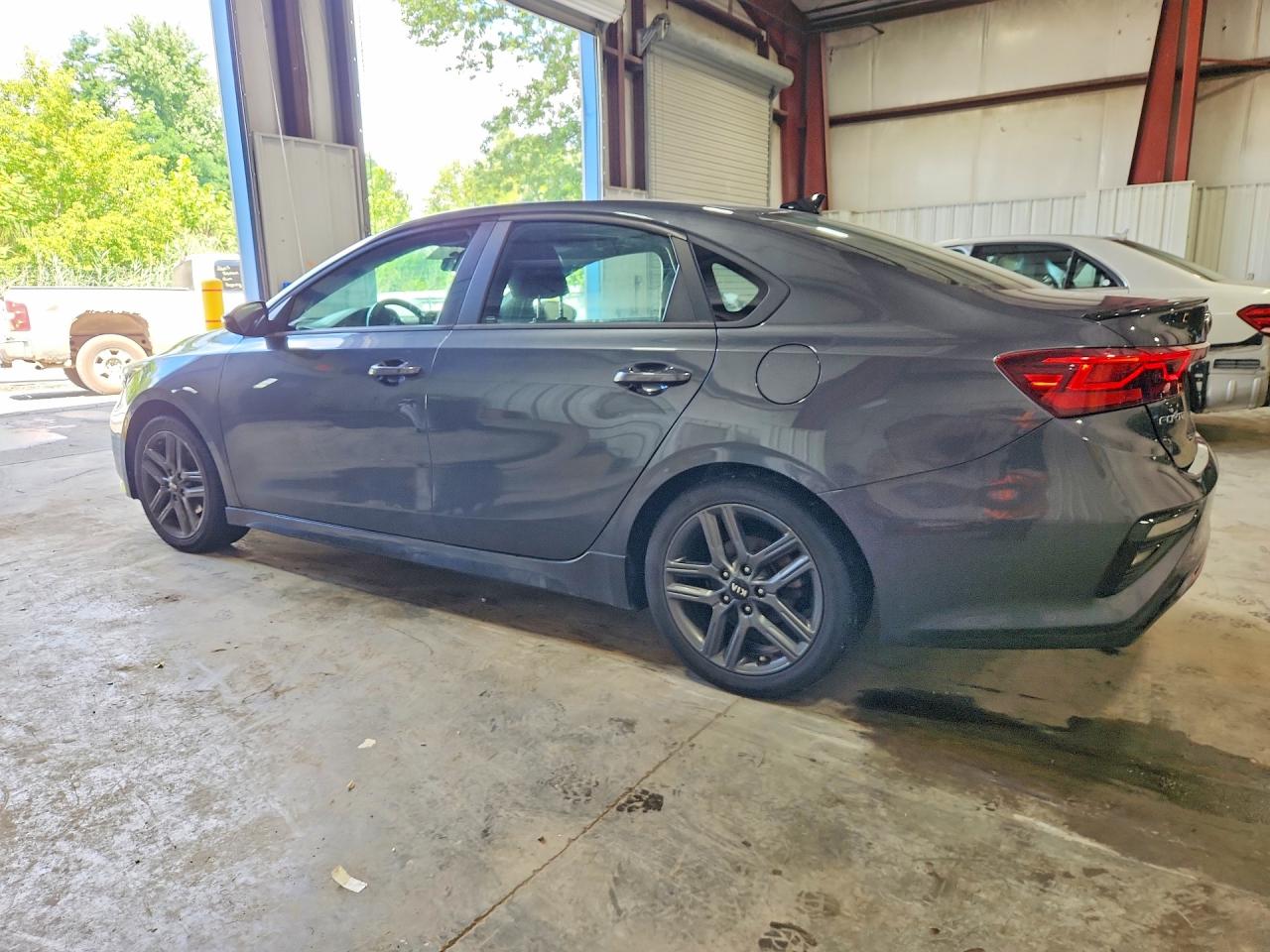 2021 KIA FORTE GT LINE — снимка 2